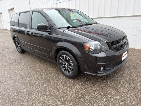Used 2017 Dodge Grand Caravan GT image 4