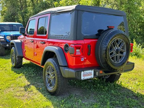 Used 2025 Jeep Wrangler Unlimited Sport AWD/4WD image 6