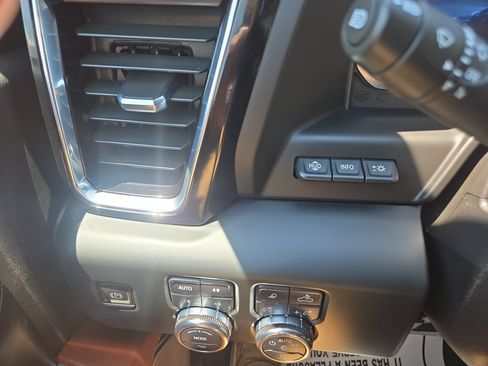 Used 2024 GMC Sierra 2500 Denali Ultimate AWD/4WD image 25