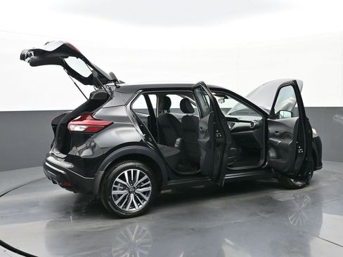 Used 2024 Nissan Kicks SV image 58