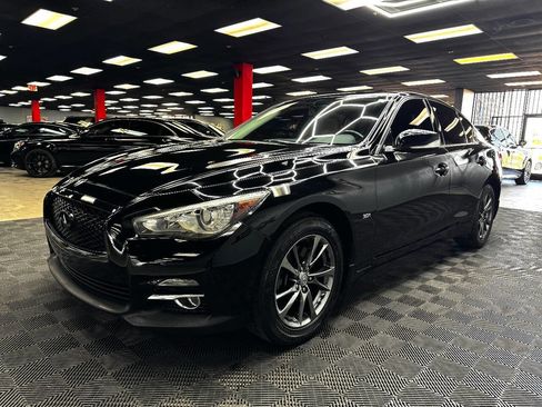 Used 2017 INFINITI Q50 Signature Edition w/ Cargo Package (L95) image 6