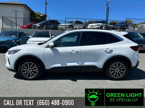 Used 2023 Ford Escape SE FWD image 8