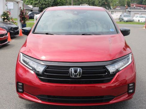 Used 2023 Honda Odyssey Sport image 2