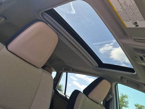 Used 2017 Toyota RAV4 XLE FWD image 16