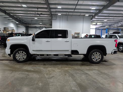 Used 2024 Chevrolet Silverado 3500 High Country w/ High Country Premium Package image 5