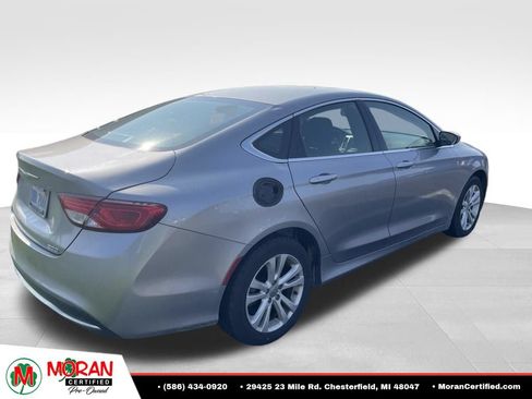 Used 2015 Chrysler 200 Limited FWD image 4