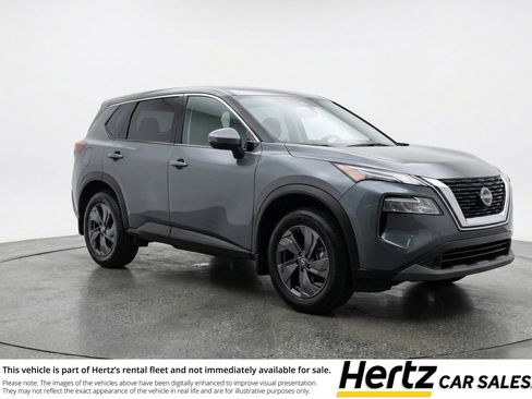 Used 2025 Nissan Rogue SV image 1