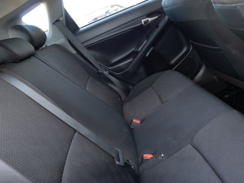 Used 2010 Pontiac Vibe w/ Preferred Package image 15