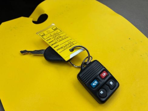 Used 2004 Ford Taurus SES image 39