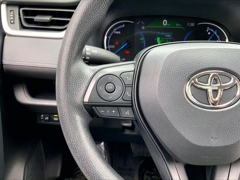 Used 2025 Toyota RAV4 LE AWD/4WD image 24