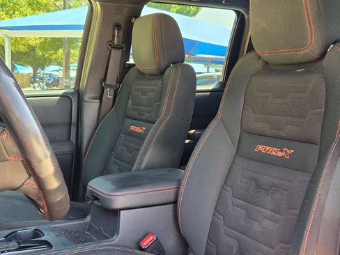 Used 2022 Nissan Frontier Pro-X RWD image 13