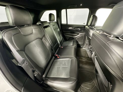 Used 2023 Jeep Grand Cherokee Altitude image 25