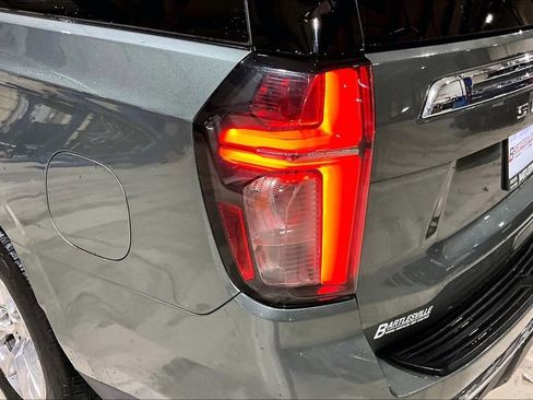 Used 2023 Chevrolet Suburban Premier image 29