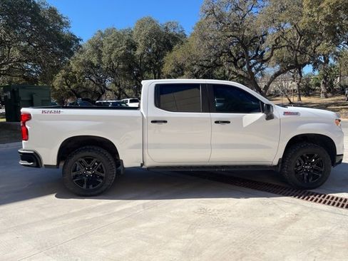 Used 2022 Chevrolet Silverado 1500 LT Trail Boss w/ Convenience Package II image 8