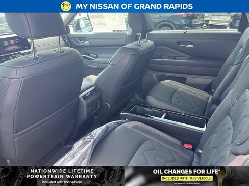 New 2026 Nissan Pathfinder Platinum AWD/4WD image 21