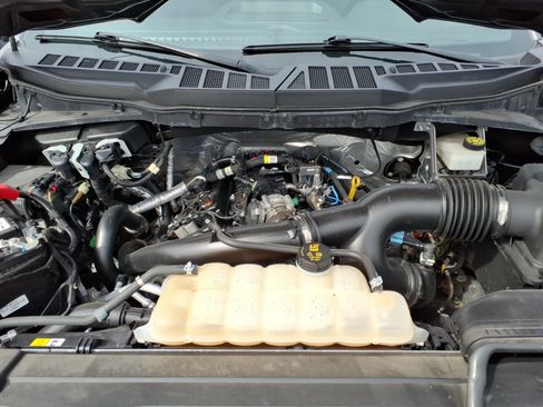 Certified 2022 Ford F150 XLT w/ Equipment Group 302A High image 10