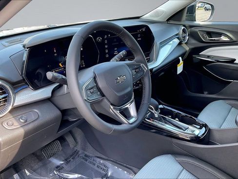 New 2026 Chevrolet Trax LT w/ Driver Confidence Package FWD image 7