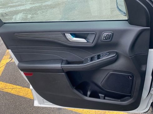 Used 2023 Ford Escape Platinum w/ Premium Technology Package image 21