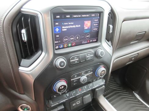 Certified 2022 Chevrolet Silverado 2500 LTZ w/ LTZ Convenience Package AWD/4WD image 26