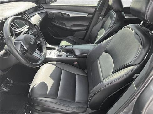 Used 2021 INFINITI QX50 Luxe w/ Appearance Package AWD/4WD image 8