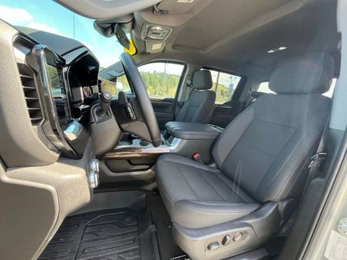 Used 2025 GMC Sierra 1500 Elevation w/ Preferred Package image 12