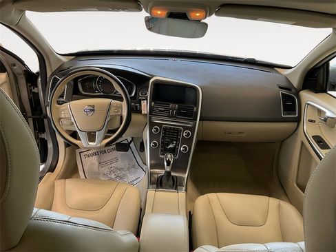Used 2016 Volvo XC60 T6 image 10