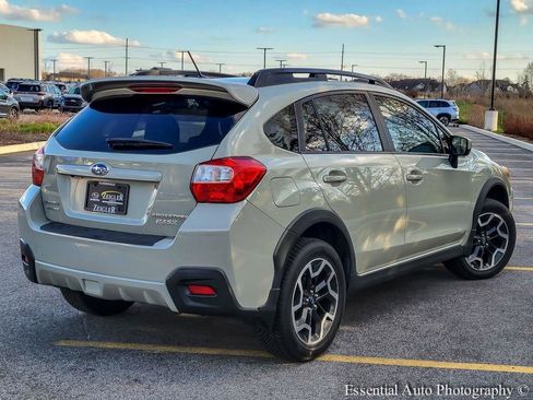 Used 2017 Subaru Crosstrek 2.0i Premium w/ Moonroof Package image 7