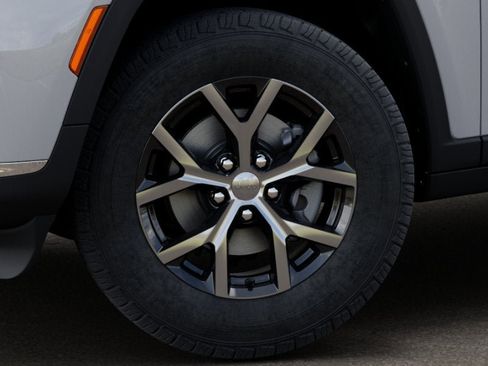 New 2025 Jeep Grand Cherokee L Limited image 21