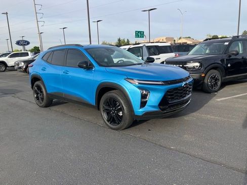 Used 2025 Chevrolet Trax ACTIV image 1