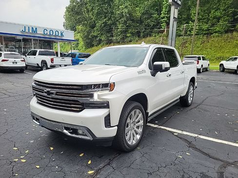 Used 2021 Chevrolet Silverado 1500 High Country w/ Technology Package AWD/4WD image 2
