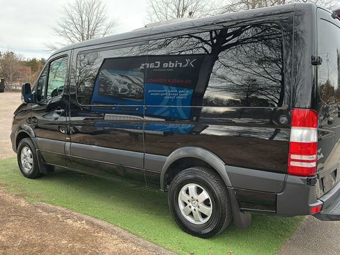 Used 2016 Mercedes-Benz Sprinter 2500 image 8