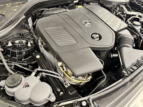 Certified 2025 Mercedes-Benz GLC 300 image 26