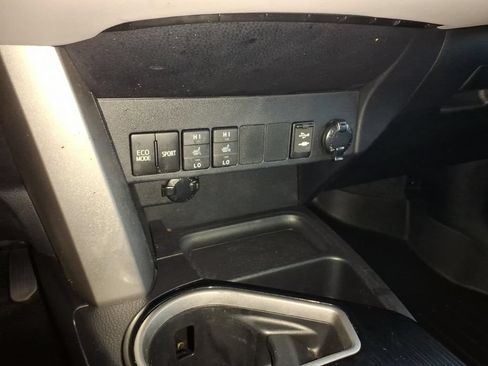 Used 2017 Toyota RAV4 Limited FWD image 22