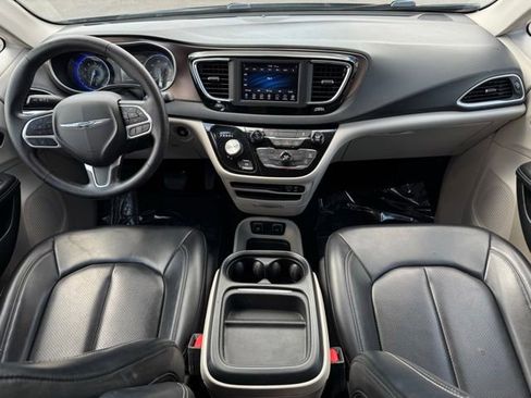 Used 2020 Chrysler Voyager Lxi FWD image 7