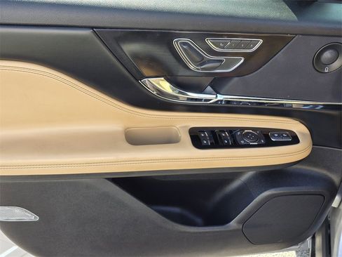 Used 2020 Lincoln Corsair Reserve w/ Rear Removable Package Tray image 14