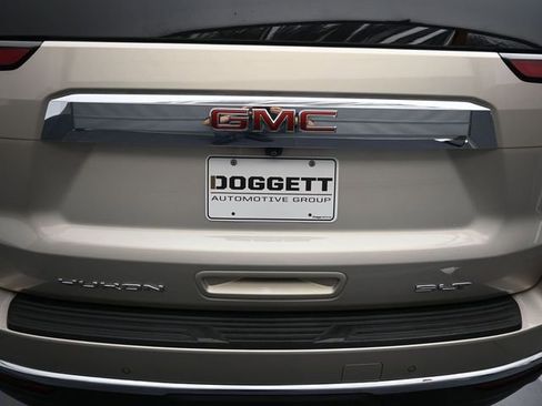 Used 2022 GMC Yukon SLT w/ SLT Premium Package image 12