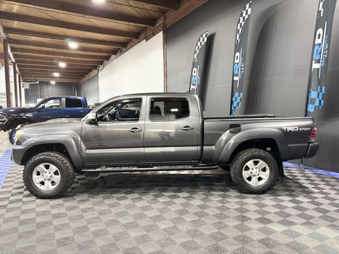 Used 2015 Toyota Tacoma 4x4 Double Cab image 2