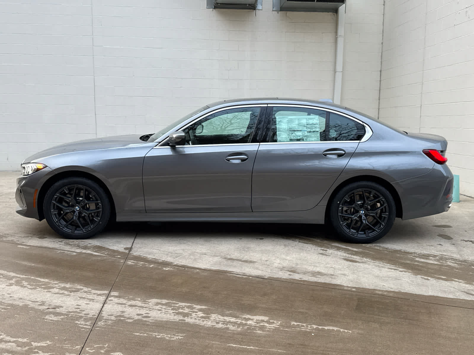 Used 2026 BMW 330i xDrive Sedan w/ Convenience Package AWD/4WD image 5