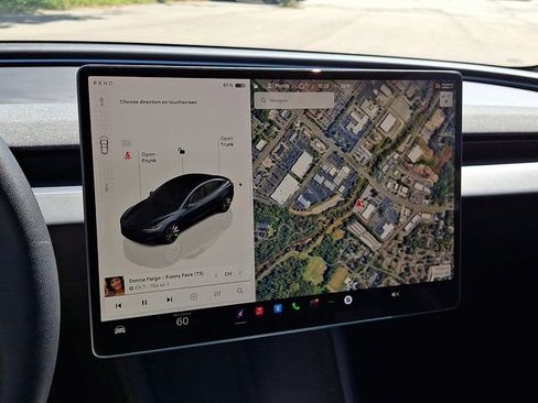 Used 2024 Tesla Model 3 Standard Range RWD image 19