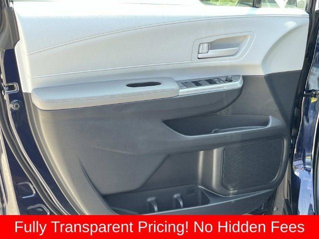 Used 2026 Toyota Sienna LE FWD image 24