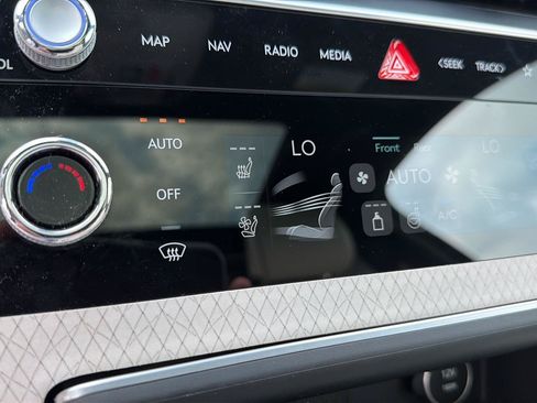 Used 2025 Genesis GV80 3.5T Prestige AWD/4WD image 29