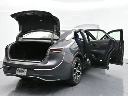 Used 2023 Toyota Crown Limited image 46