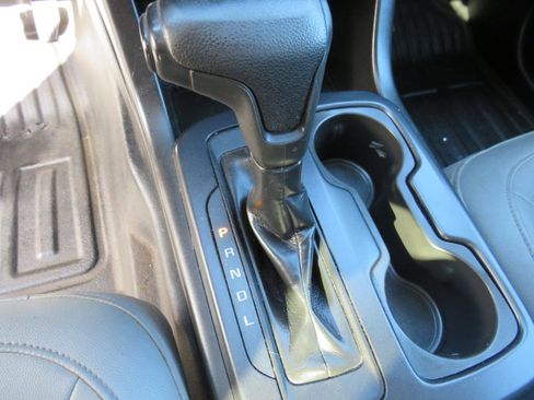 Used 2017 Chevrolet Colorado W/T RWD image 15