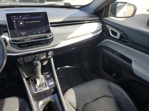 Used 2023 Jeep Compass Limited image 11