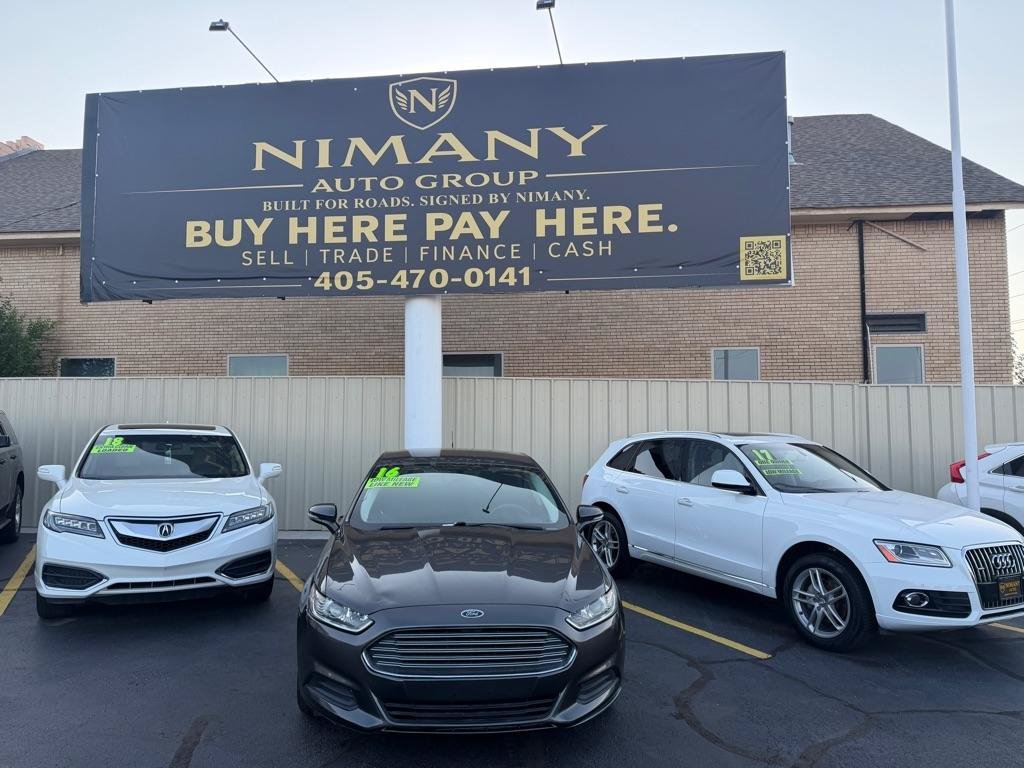 Used 2016 Ford Fusion SE FWD image 2