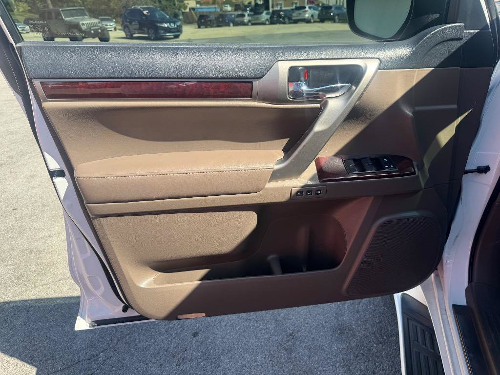 Used 2017 Lexus GX 460 Premium w/ Premium Package AWD/4WD image 11