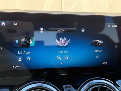 Used 2025 Mercedes-Benz GLA 35 AMG 4MATIC image 22