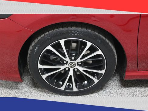 Used 2020 Toyota Camry SE image 37