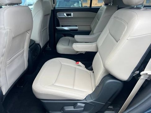 Certified 2023 Ford Explorer XLT w/ Equipment Group 202A AWD/4WD image 22