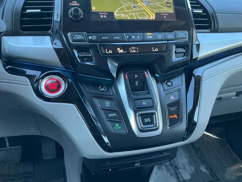 Used 2023 Honda Odyssey Touring image 12